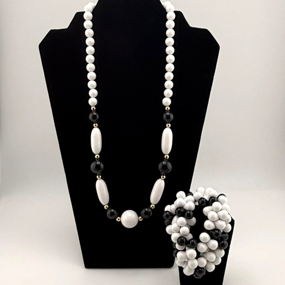 White & Black Graduated Bead Necklace & Fun Cha Cha Stretch Bracelet Set, Gold A
